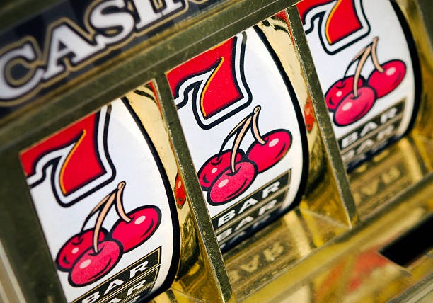 subur77 platform on mobile showing live blackjack studio and betting interface