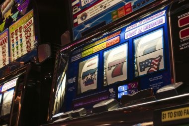 subur77 Domino QQ betting interface showing chip selection